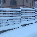 будинок біля джерела